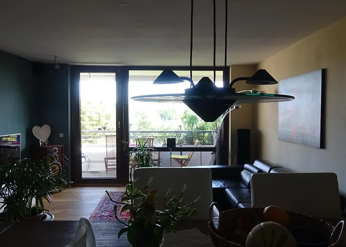 Accommodatie bij particulieren Guestroom With Wide View And Pool Near Side, 2nd Guest With Extra Bed Possible Frankfurt am Main