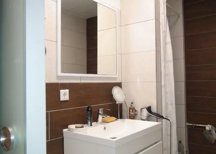 Guestroom With Wide View And Pool Near Side, 2nd Guest With Extra Bed Possible Accommodatie bij particulieren