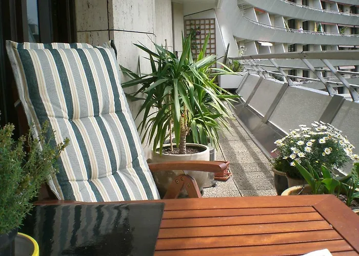 Accommodatie bij particulieren Guestroom With Wide View And Pool Near Side, 2nd Guest With Extra Bed Possible Frankfurt am Main