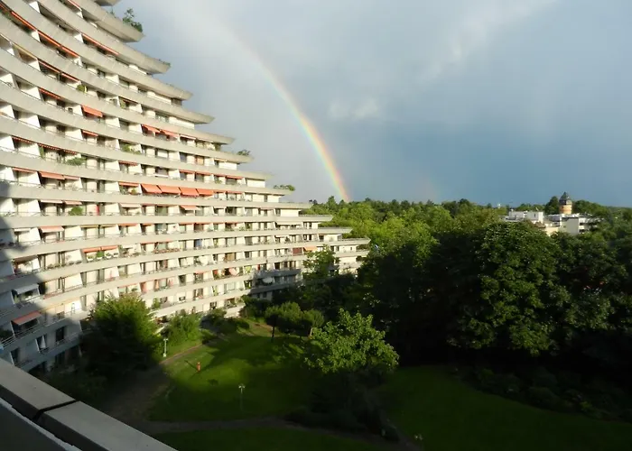Accommodatie bij particulieren Guestroom With Wide View And Pool Near Side, 2nd Guest With Extra Bed Possible Frankfurt am Main